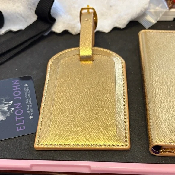 Elton John Gold Accessory Set - Picture 7 of 12
